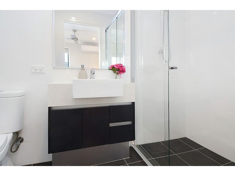 3/49 Birdwood Rd, Holland Park West QLD 4121