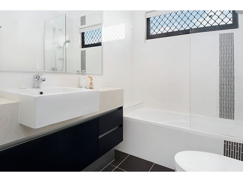 3/49 Birdwood Rd, Holland Park West QLD 4121