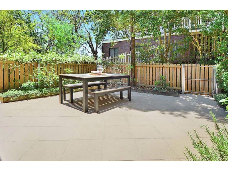 3 / 25 Barradine Street, Greenslopes QLD 4120