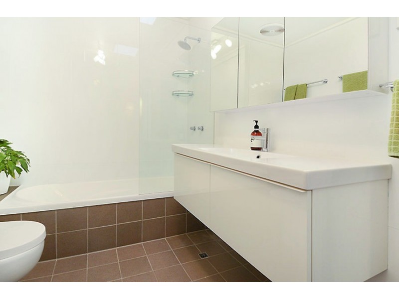 3 / 25 Barradine Street, Greenslopes QLD 4120