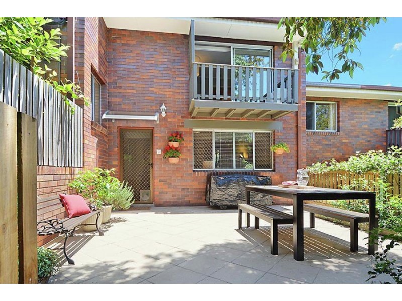 3 / 25 Barradine Street, Greenslopes QLD 4120