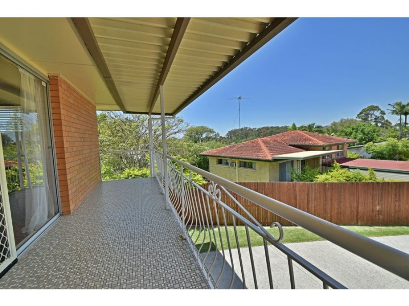 17 Hilary Street, Wishart QLD 4122