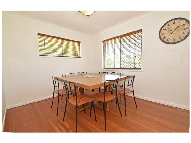 17 Hilary Street, Wishart QLD 4122