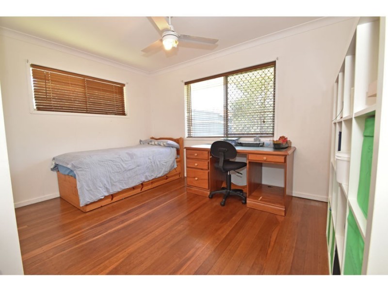 17 Hilary Street, Wishart QLD 4122