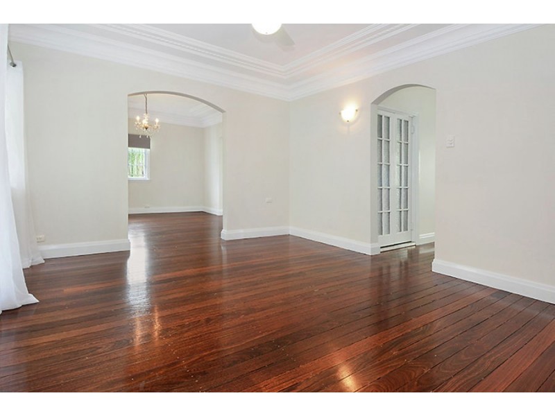 403 Cavendish Rd, Coorparoo QLD 4151