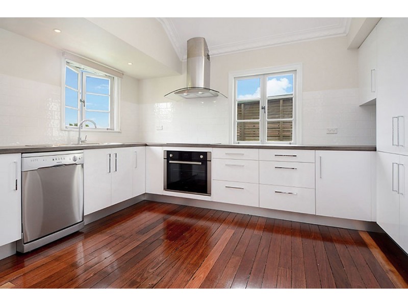 403 Cavendish Rd, Coorparoo QLD 4151