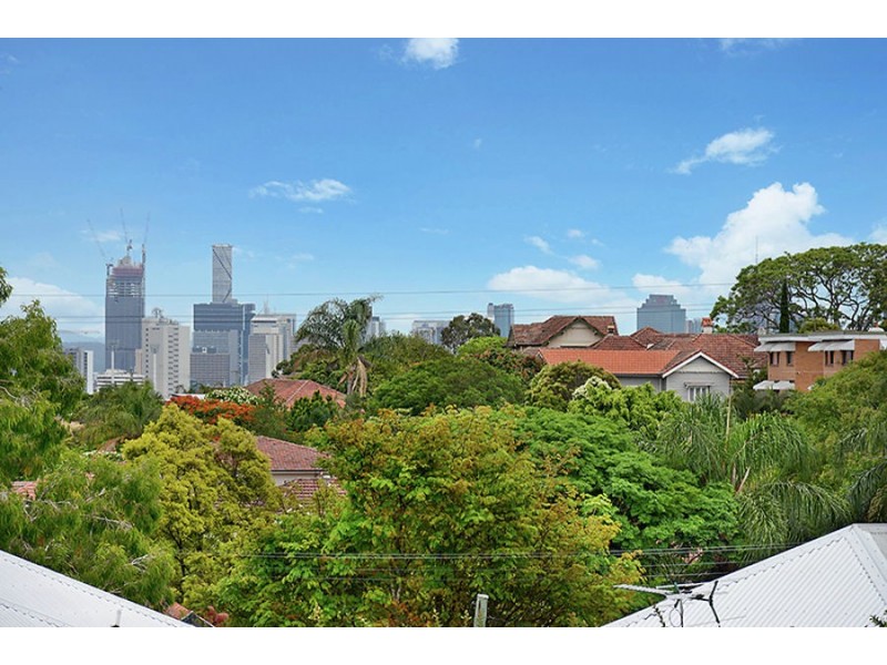 403 Cavendish Rd, Coorparoo QLD 4151