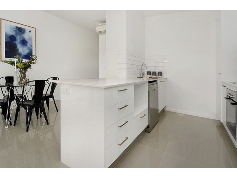 2 & 4 19 Pickwick Street, Cannon Hill QLD 4170