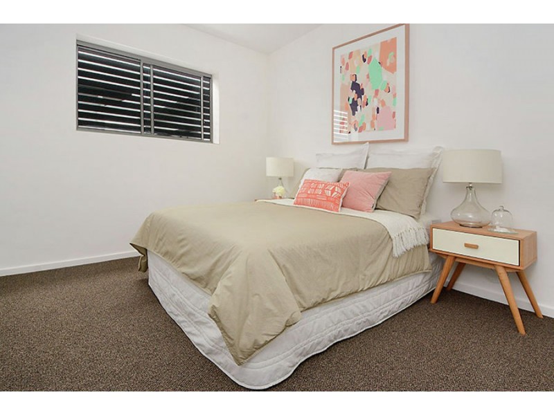 2 & 4 19 Pickwick Street, Cannon Hill QLD 4170