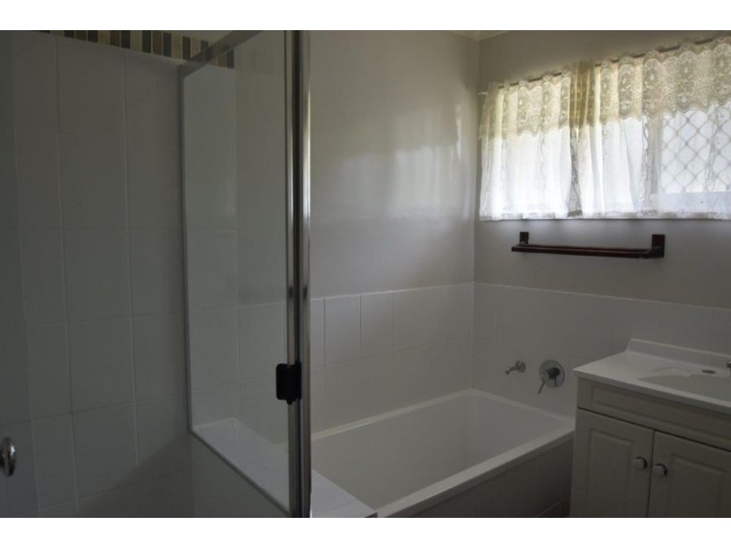 4 Harvest St, Mansfield QLD 4122