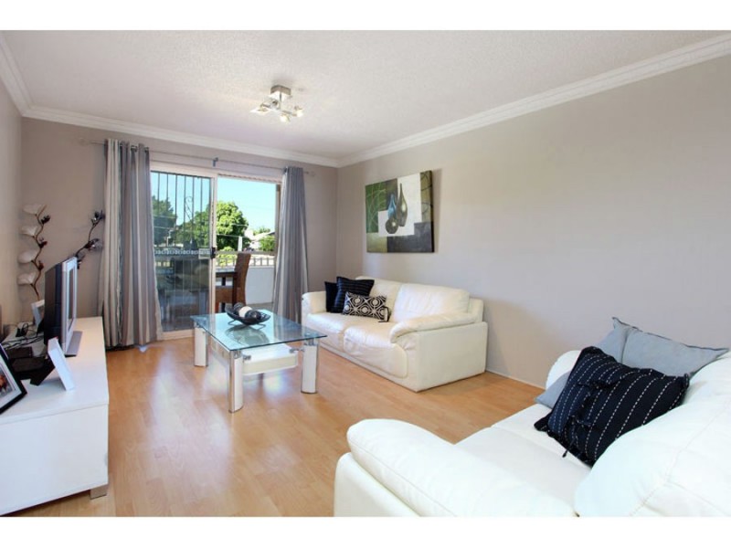 4/31 Crown Street, Holland Park West QLD 4121