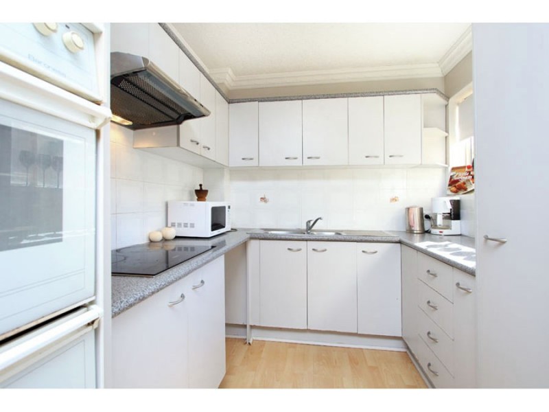 4/31 Crown Street, Holland Park West QLD 4121