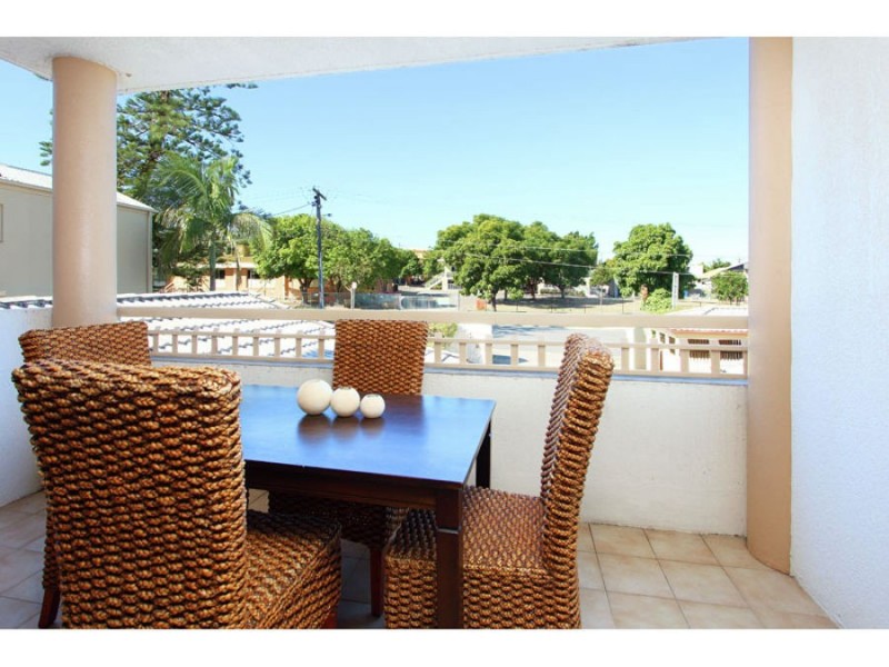 4/31 Crown Street, Holland Park West QLD 4121