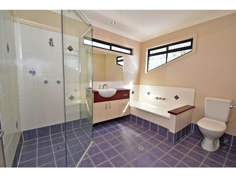 36a Hockings Street, Holland Park West QLD 4121