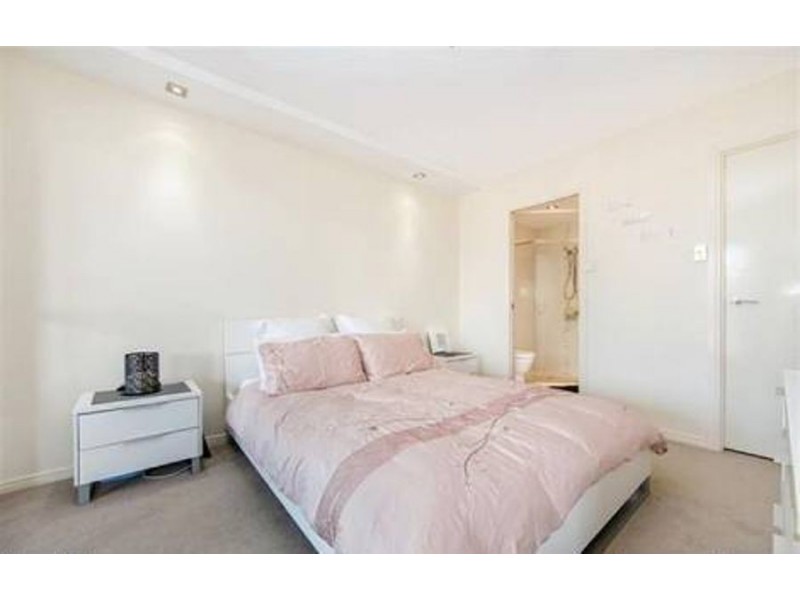 15/215 Wellington Rd, East Brisbane QLD 4169