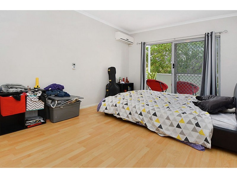 1 / 24 Weston St, Coorparoo QLD 4151