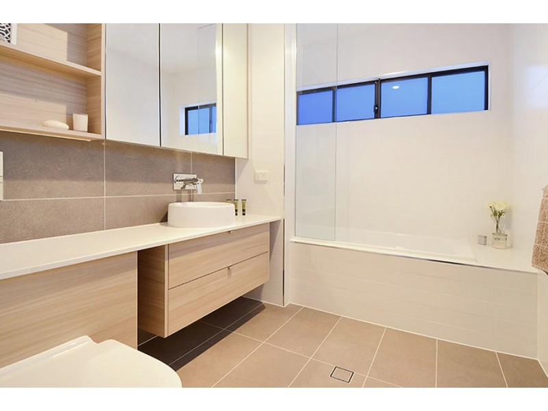 2 / 358 Hawthorne Rd, Hawthorne QLD 4171