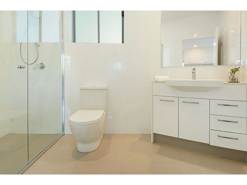 1 / 19 Pickwick St, Cannon Hill QLD 4170