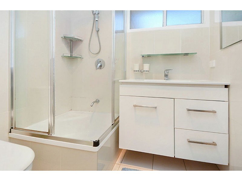 10 Hyslop St, Moorooka QLD 4105