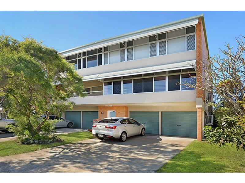 2/11 Raby Road, Coorparoo QLD 4151