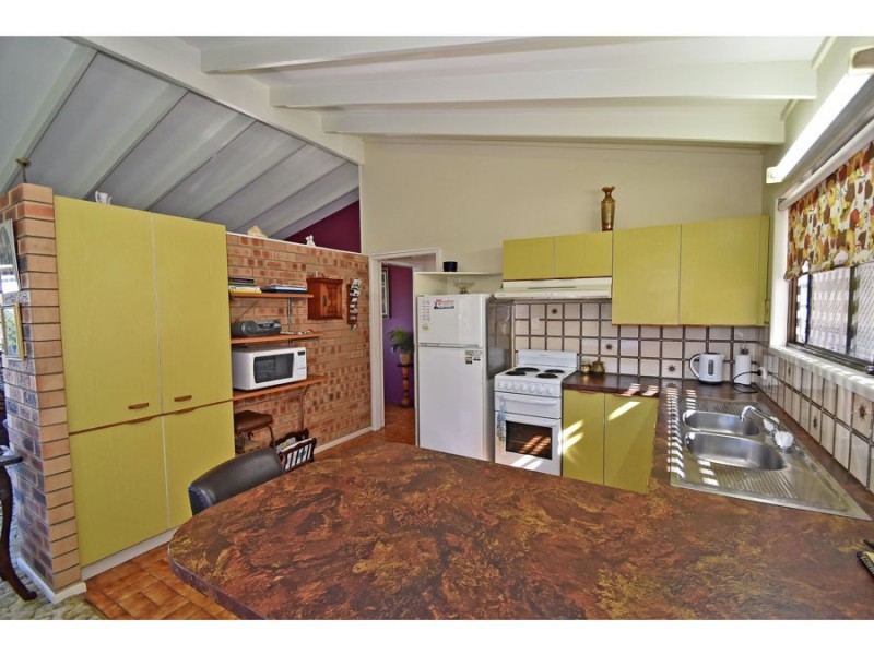 27 Hoya Street, Holland Park West QLD 4121