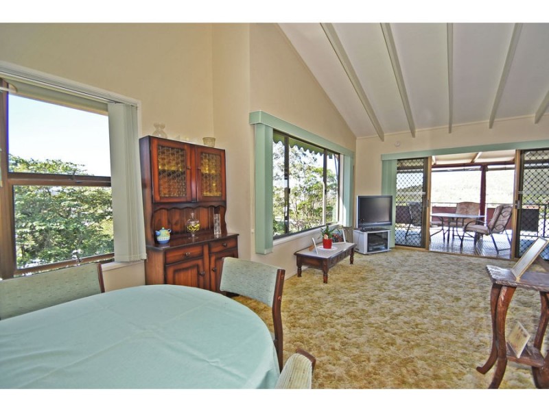 27 Hoya Street, Holland Park West QLD 4121