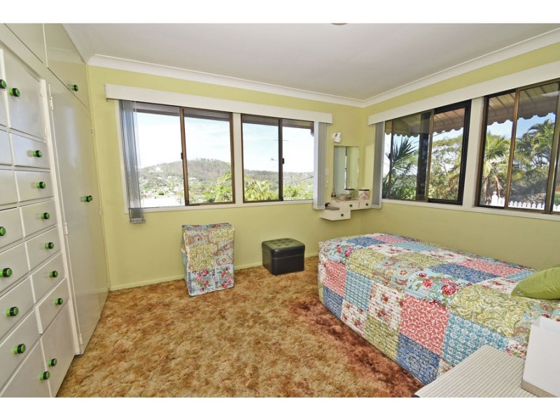 27 Hoya Street, Holland Park West QLD 4121