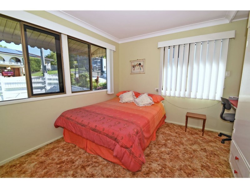 27 Hoya Street, Holland Park West QLD 4121