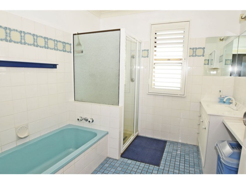 27 Hoya Street, Holland Park West QLD 4121