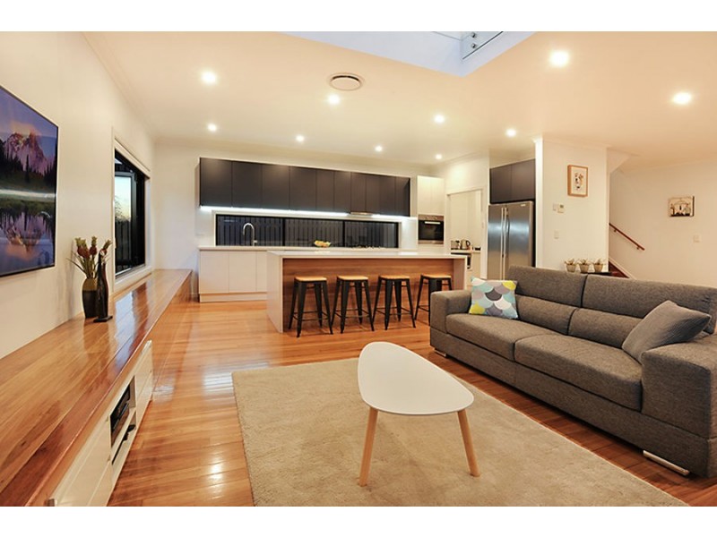 6 Illidge St, Coorparoo QLD 4151