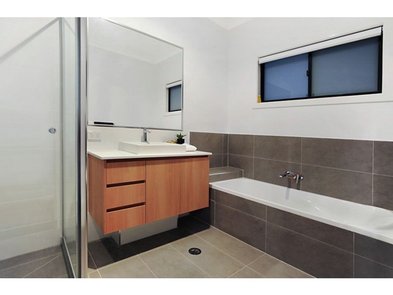 6 Illidge St, Coorparoo QLD 4151