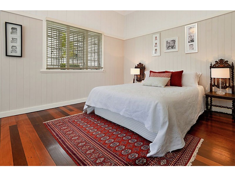 31 Emlyn Street, Coorparoo QLD 4151