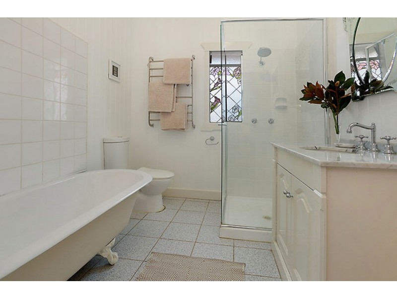 31 Emlyn Street, Coorparoo QLD 4151