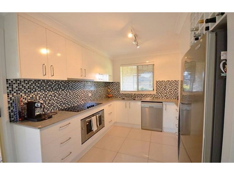 10 Cloverbrook Pl, Carina QLD 4152