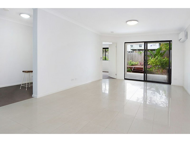 2 / 43 Victor Street, Holland Park QLD 4121