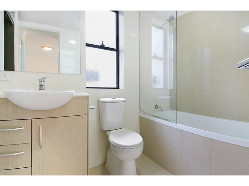 2 / 43 Victor Street, Holland Park QLD 4121