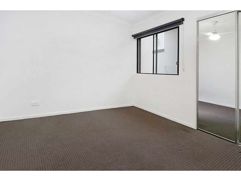 2 / 43 Victor Street, Holland Park QLD 4121