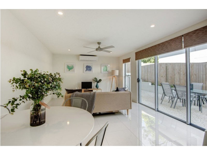 2 / 42 Latimer Street, Holland Park QLD 4121