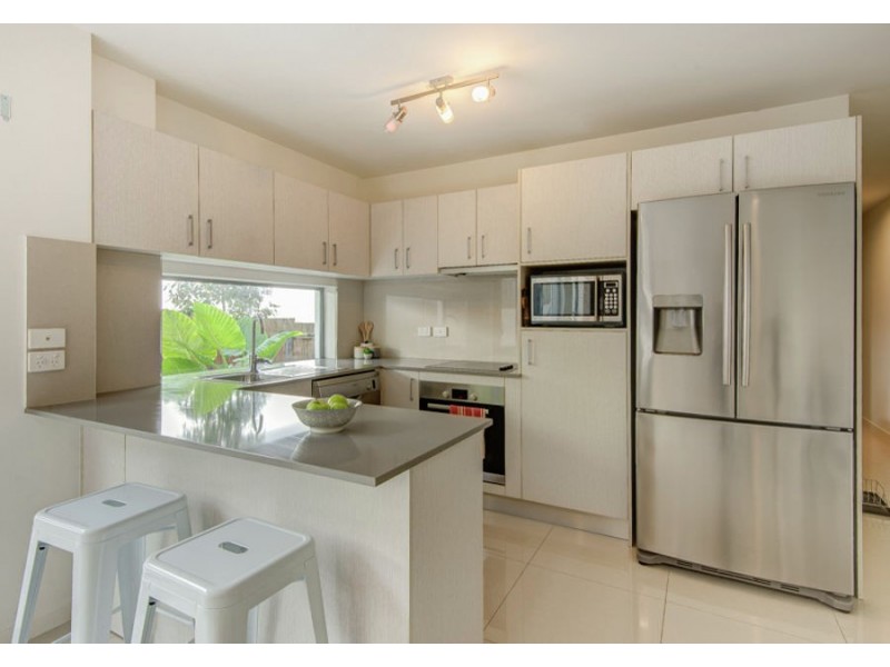 2 / 42 Latimer Street, Holland Park QLD 4121