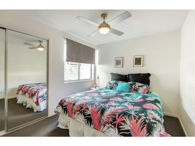 2 / 42 Latimer Street, Holland Park QLD 4121