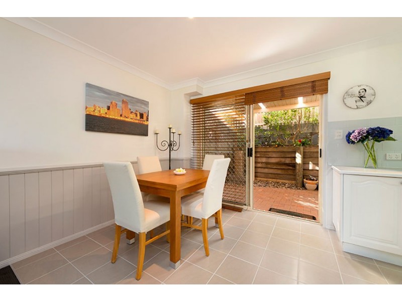 2/68 Plimsoll Street, Greenslopes QLD 4120