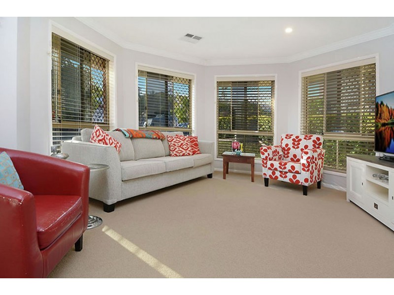 15 Clearmount Crescent, Carindale QLD 4152