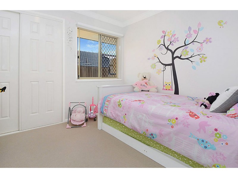 15 Clearmount Crescent, Carindale QLD 4152