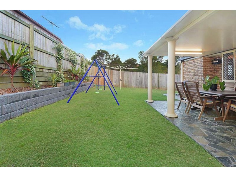 15 Clearmount Crescent, Carindale QLD 4152