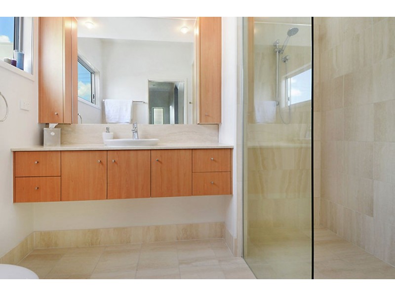 18 Bunowang Street, Balmoral QLD 4171
