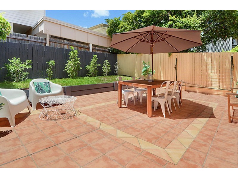 100 Rialto Street, Greenslopes QLD 4120