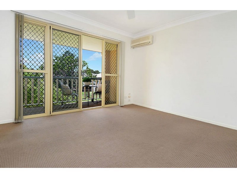 100 Rialto Street, Greenslopes QLD 4120