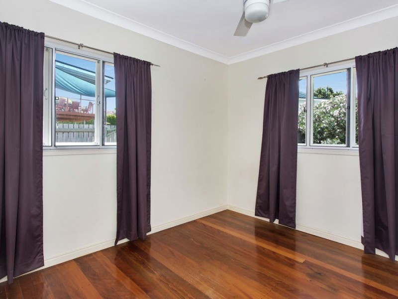 115 Nursery Road, Holland Park West QLD 4121