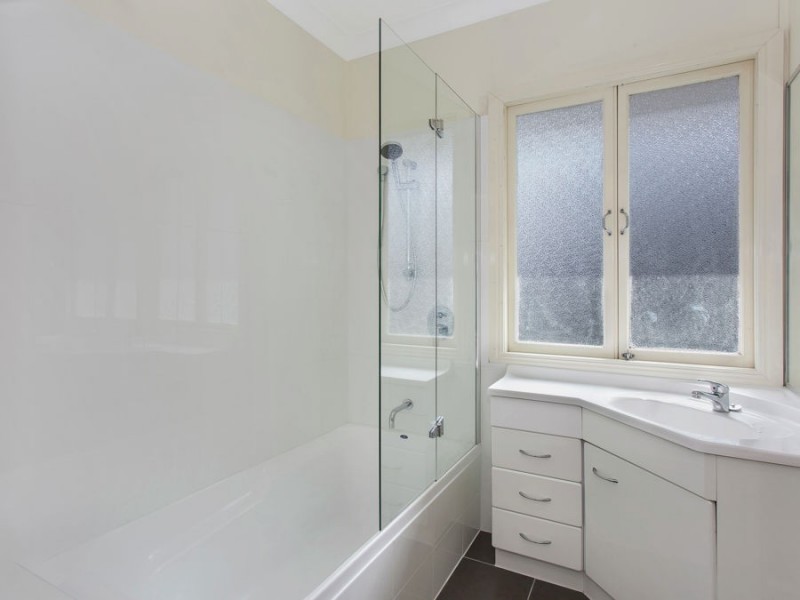 115 Nursery Road, Holland Park West QLD 4121