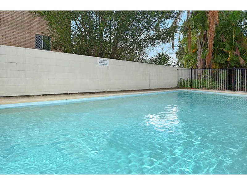 1 / 24 Weston St, Coorparoo QLD 4151